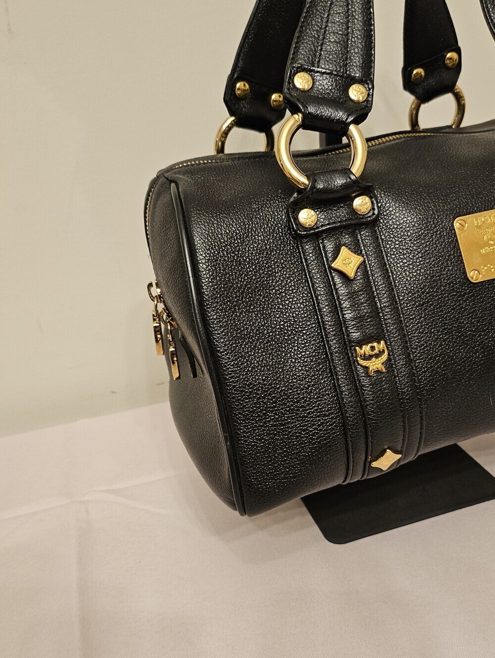 ❌SOLD❌MCM Black Pebbled Leather Boston Bowler Satchel – Gold Hardware - Picture 3 of 16